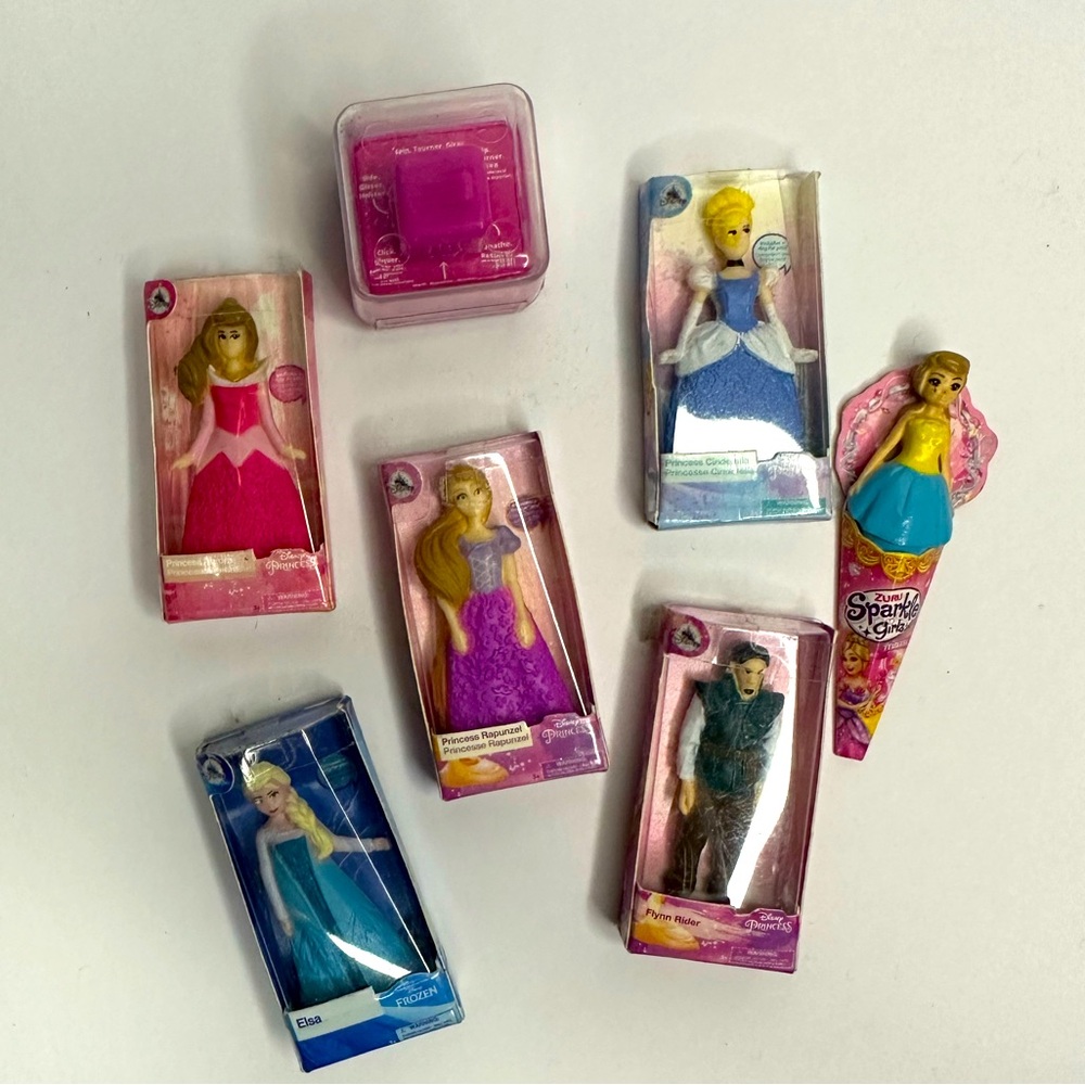 Lot of 7 Mini Disney Princess Figures - Elsa, Cinderella, Rapunzel & More